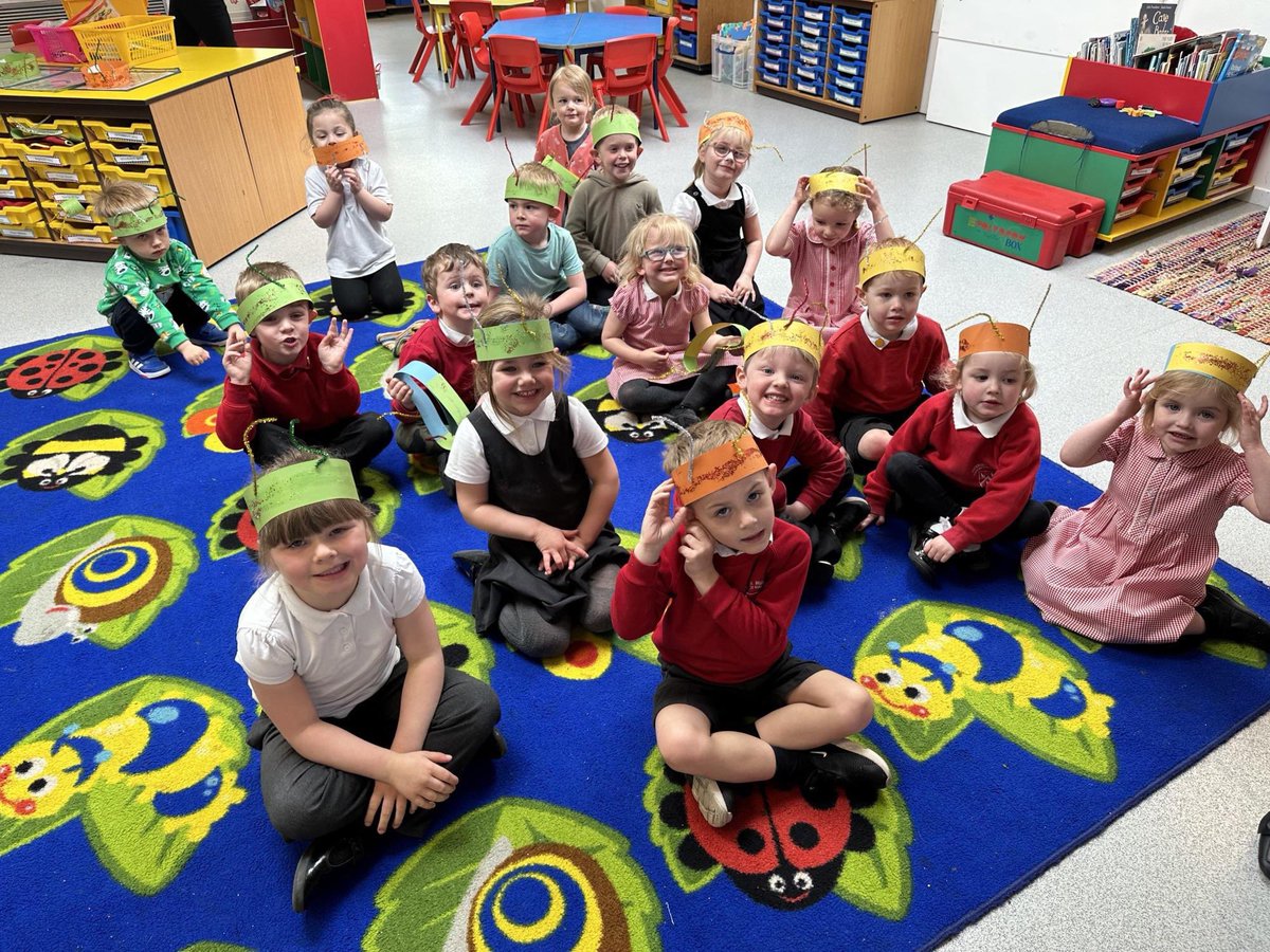 sherburnhungate's tweet photo. EYFS had a great topic launch - Space 🚀 they travelled to ‘space’ on a rocket then made their own alien headbands, telescopes and danced to Mars! #EYFS #TopicLaunch #SHPEYFS #MakingLearningMagical https://t.co/3Y8Ee4ERIQ