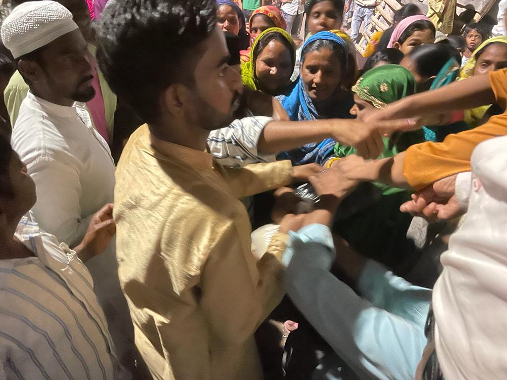 Iftar4All's tweet photo. This is a slum area in #Ranchi known as Islam Nagar. There is not a single pucca ghar here. Most of the people here are poor rickshaw pullers and laborers.

This area was chosen by @afsarraza96 for distribution, you can see why areas like this are important for sharing @Iftar4All https://t.co/ik0PAOmBJh