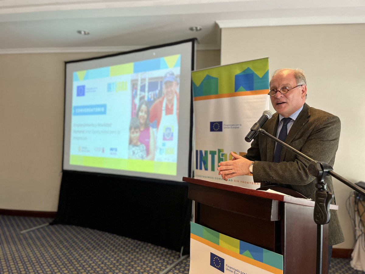 integraecua's tweet photo. “@integraecua ve oportunidades en todos los desafíos que implica la migración, y eso lo reconocemos y aplaudimos, porque generan una verdadera cohesión social desde el emprendimiento” @EUAmbEcuador de @UEenEcuador #ProgramaIntegra #ConstruimosComunidadSinFronteras 👏🏻 https://t.co/YqNooAOea0