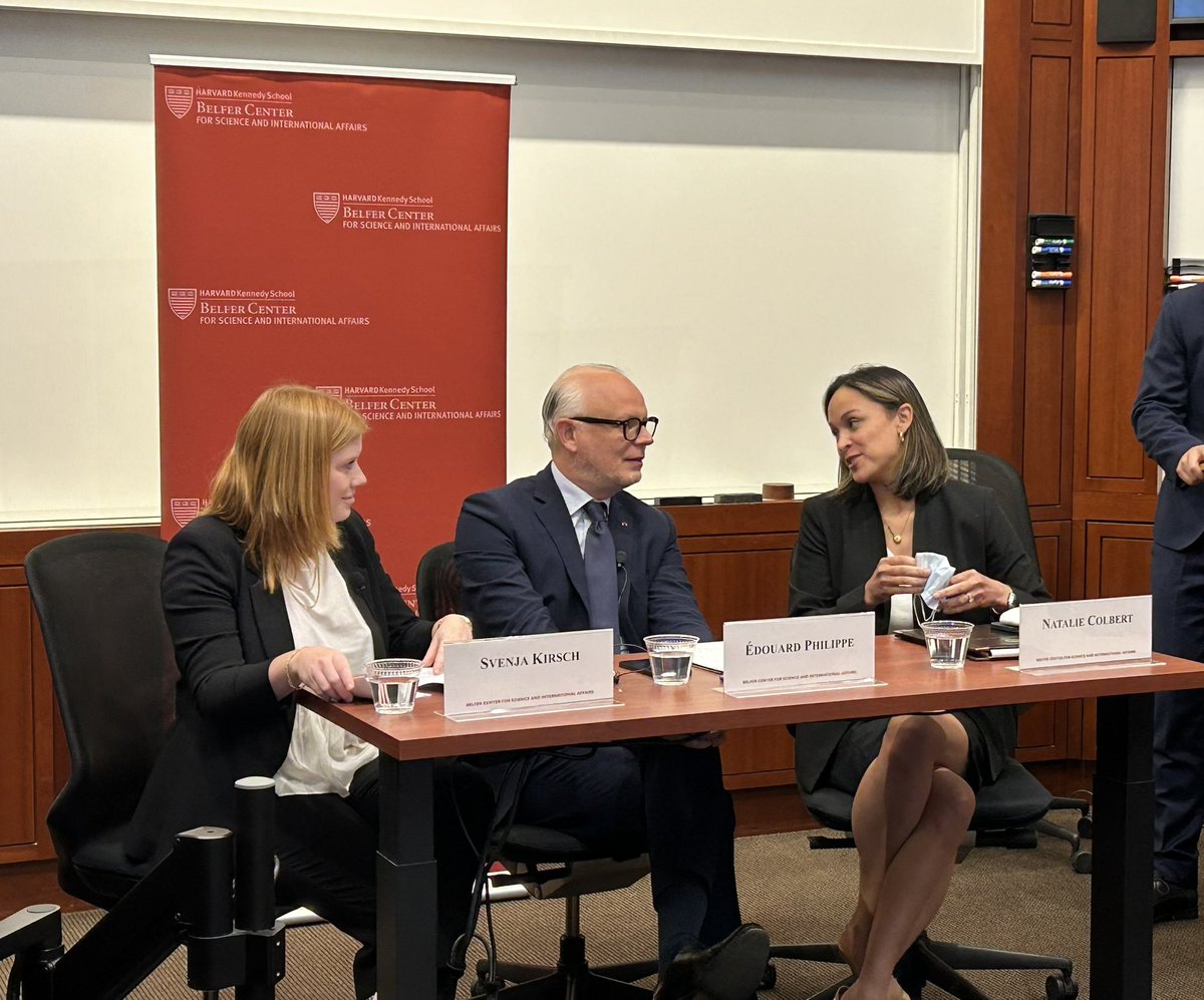 FranceinBoston's tweet photo. Conférence passionnante à la @Kennedy_School avec @EPhilippe_LH sur le rôle de la France dans le monde et au sein de l’Union européenne. Il nous a rappelé les liens étroits et historiques qui unissent la France et les États-Unis. @BelferCenter https://t.co/74lqzL0ZtR