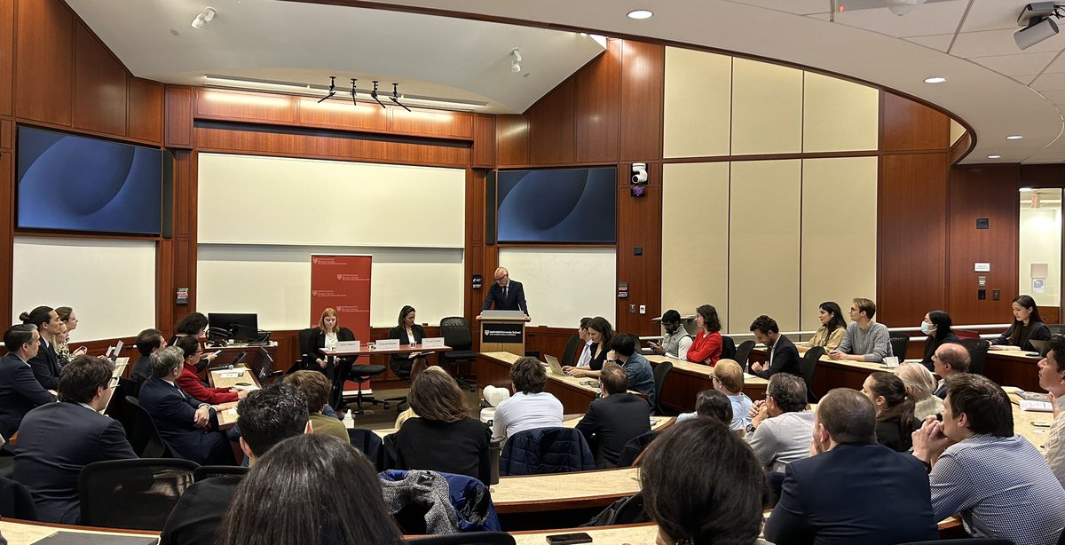 FranceinBoston's tweet photo. Conférence passionnante à la @Kennedy_School avec @EPhilippe_LH sur le rôle de la France dans le monde et au sein de l’Union européenne. Il nous a rappelé les liens étroits et historiques qui unissent la France et les États-Unis. @BelferCenter https://t.co/74lqzL0ZtR