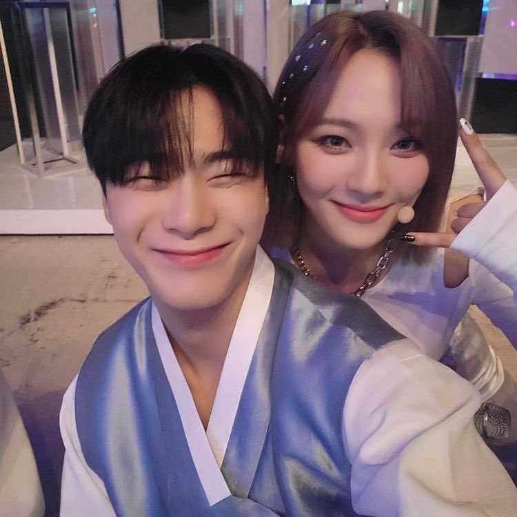 billliepic's tweet photo. our deepest prayers for sua and her family, his band members, friends and fans. may you rest in peace, moonbin 🕊️ https://t.co/XLdLqq6V1P
