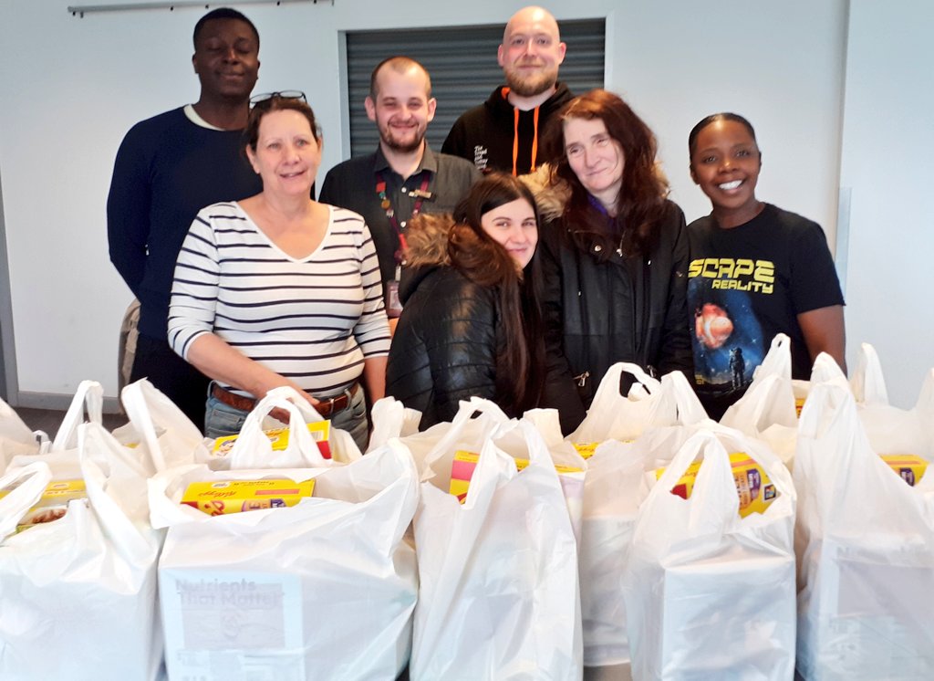 MancLibraries's tweet photo. These lovely welcoming folk are volunteers &amp; staff with the brilliant Bread and Butter Thing which offers a fantastic weekly food club at Beswick Library ! Catch them elsewhere across the city -  https://t.co/Ji8Bv0rb9J @MCCAncoatsBwick @ManCityCouncil #Foodclub #BeswickLibrary https://t.co/QPFXZuMJtV