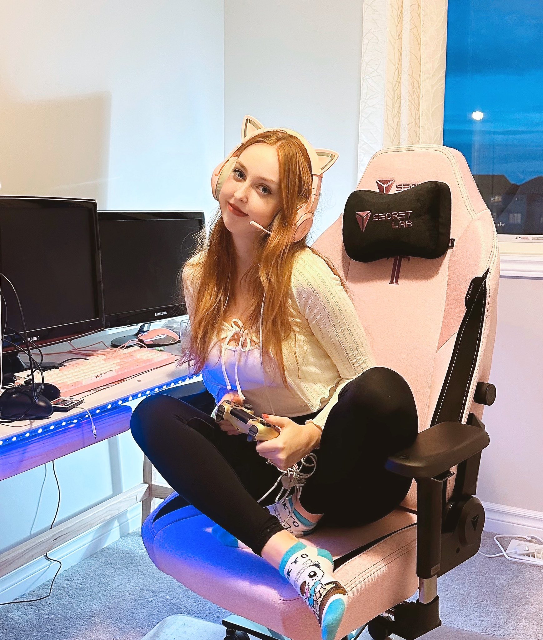 Emily K on X My gaming chair is big enough to sit cross legged in. Yayyy I guess it better be for 1 000 gamergirl secretlab gamingchair gamergirls https t dWx10TpwFg X