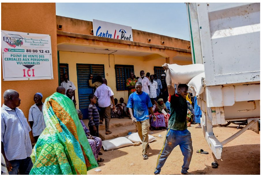 TiladoAbga's tweet photo. #Burkina La Société Nationale de Gestion du Stock de Sécurité alimentaire ( #SONAGESS) va ouvrir 250 boutiques témoin à travers le pays, pour vendre à prix social 12 500 tonnes de céréales aux populations vulnérables. #ATA #AIB #TL226 https://t.co/3ZCfUMv4HJ