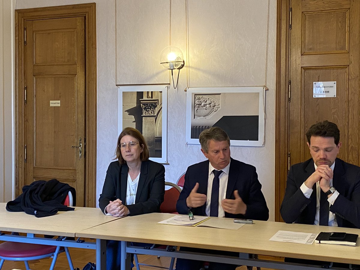 ardennescd08's tweet image. [Annonce] Conférence de presse du #CD08 et @08metropole, sur l’avenir du site #Deville et l’implantation de la 3e maroquinerie @Hermes_Paris dans le 08. « C’est un grand jour pour le département des #Ardennes. » déclare Noël Bourgeois, Président du #CD08.