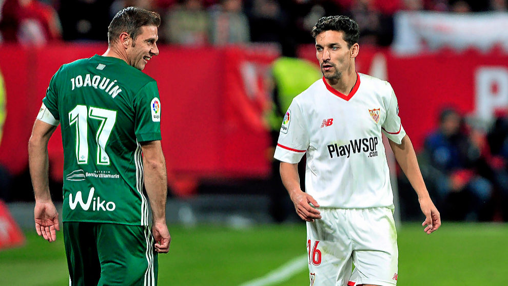 Ahora que se retira Joaquín, es buen momento para recordar que entre los 2 suman
3 Europas League 
1 Supercopa de Europa 
1 Supercopa de España 
1 Premier League 
2 Carabao Cup 
1 Eurocopa 
1 Mundial  

Y sin el de la izquierda también