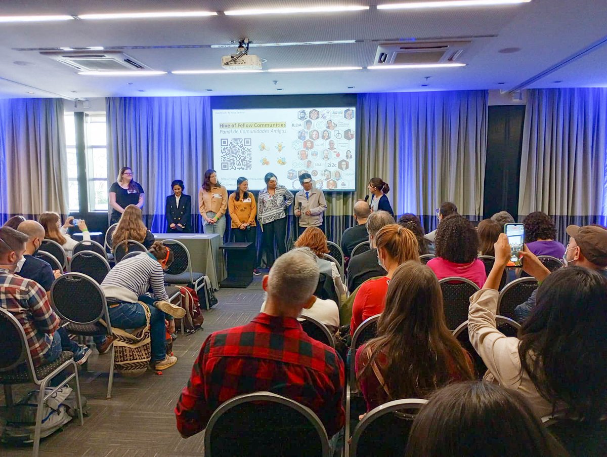 metadocencia's tweet photo. 👏 En “Creación Colectiva de Ciencia Abierta” @_lacion_  invitó a otras comunidades a dialogar sobre la importancia del trabajo colaborativo y en red.
¡Qué orgullo formar parte de este Panal 🐝🤩!

Te invitamos a conocer el Panal de Comunidades Amigas en: https://t.co/2W3XK0M9Pb https://t.co/YN12RSya9O