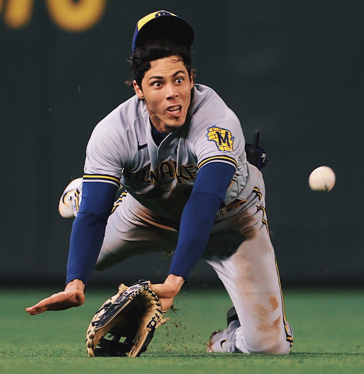 ChristianYelich's tweet photo. Waking up after a west coast late night swing 😂 https://t.co/QvIQI3AAqy
