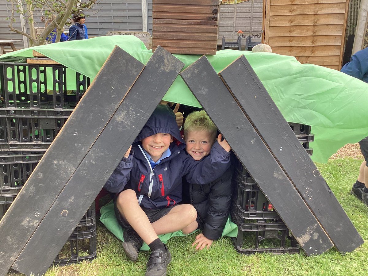 JCAWakefield's tweet image. Year 1 are enjoying immersing themselves in the vocabulary, characters and settings of our new core text: Leaf. @JCAReading #lovetoread #finemotordevelopment #learningthroughplay