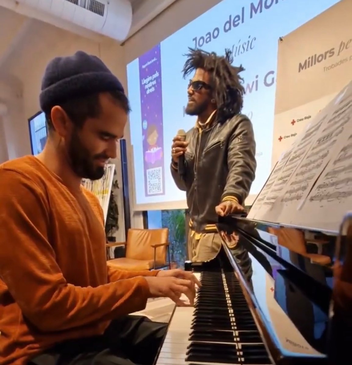 Creu Roja Catalunya (@creurojacat) on Twitter photo Aquesta tarda s'ha demostrat la importància de l'art, de la poesia, de la música i de la pintura per a la transformació social amb la trobada artística #MillorsPerPrincipi a la
<a href="/byronllibreria/">Llibreria Byron</a> Aquesta tarda s'ha demostrat la importància de l'art, de la poesia, de la música i de la pintura per a la transformació social amb la trobada artística #MillorsPerPrincipi a la
<a href="/byronllibreria/">Llibreria Byron</a>