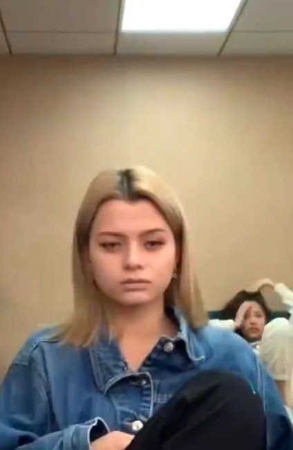 Sam y Mon viéndolas decepcionadas por no haber ayudado a Diversity Pop Latam a alcanzar sus 500 seguidores 🥹 

🚨PLEASE HELP US TO REACH 500 FOLLOWERS🚨 to support the girls in their trends!! 

Dónde están gente de Latam? 🇦🇷🇧🇴🇧🇷🇨🇱🇨🇴🇨🇺🇪🇨🇲🇽🇵🇾🇵🇷🇵🇪🇩🇴🇺🇾🇻🇪 repórtense!!!
#FreenBecky