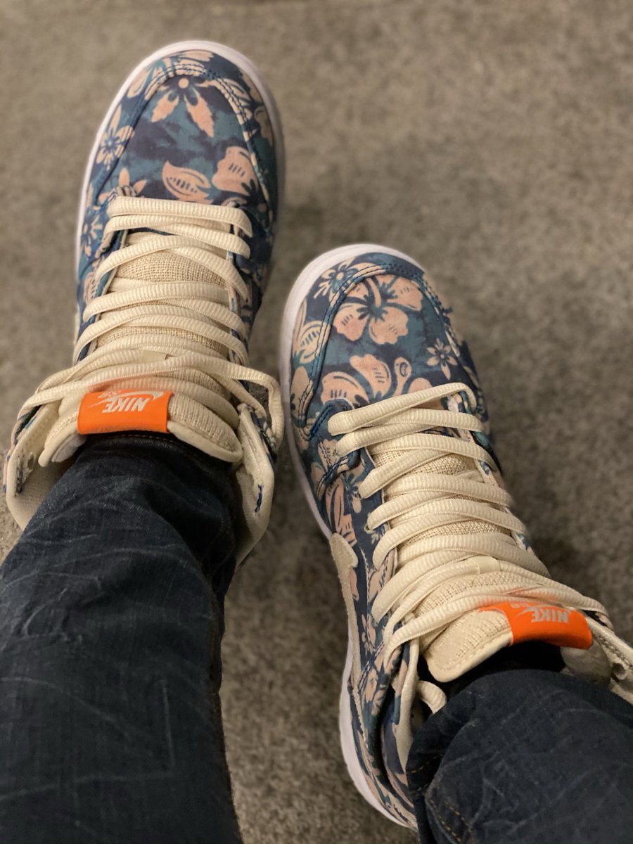 AngusWhinfield's tweet photo. @atmos_usa Absolutely wearing my Sz 7 Hawaii SB Dunk Highs to go see @bujubanton Banton! Rocking my island stylée! &amp; Positive vibes! On a  #Hibuscus High One of my favorite living reggae artists! #atmoscollectorsclub #atmosdc https://t.co/Sd424Q5IBL