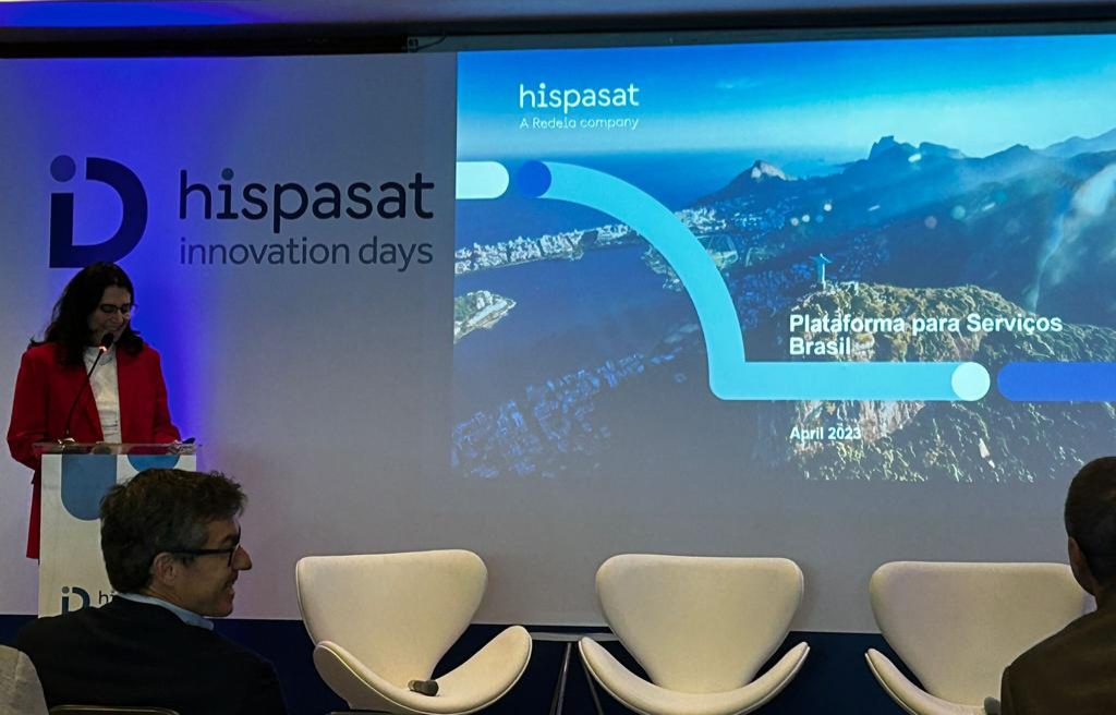 Hispasat's tweet photo. Terminamos este emocionante dia com apresentações de nossos colegas Silvia Andrade e Ignacio Sanchis, CCO da @Hispasat #Hispamar https://t.co/NjSnmR5rXG