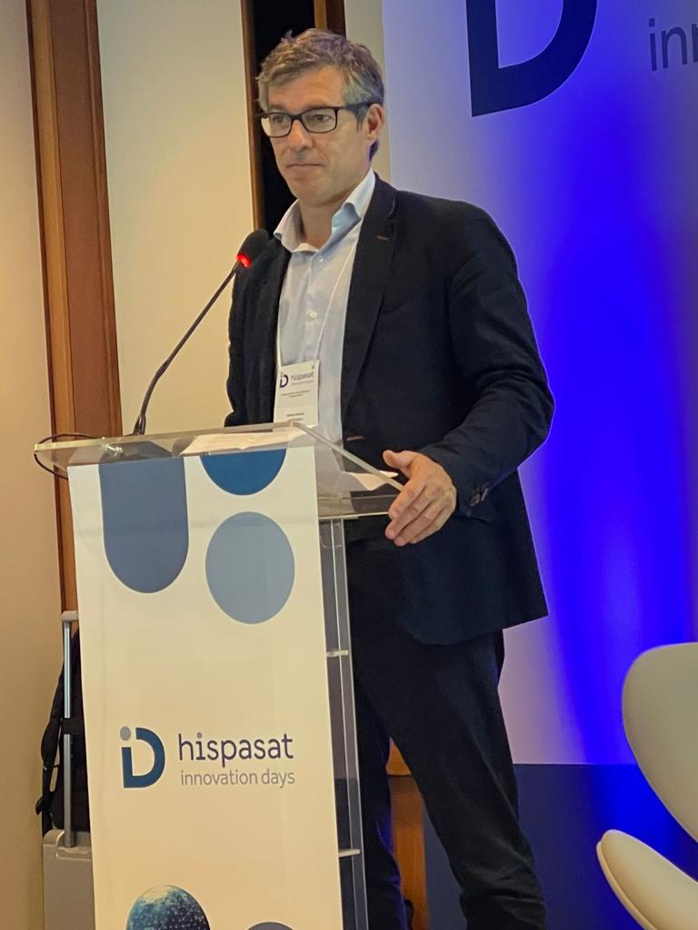 Hispasat's tweet photo. Terminamos este emocionante dia com apresentações de nossos colegas Silvia Andrade e Ignacio Sanchis, CCO da @Hispasat #Hispamar https://t.co/NjSnmR5rXG