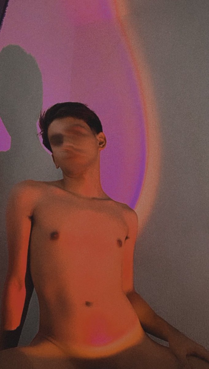elareevalo's tweet photo. RT si quieres, pa' darte😈

@guadalajara_gay @encuentrogaygdl @RegiolandiaMTY #gay #twink #nudes #nsfwaccount #nsfw_twt #pack #heteroscalientes #heteroengañado #heterosengañados  #dick #teenboy #Teenboys #hot #porn #porno #cum #LGBTI #Guadalajara #scort https://t.co/j2EqVFO52w