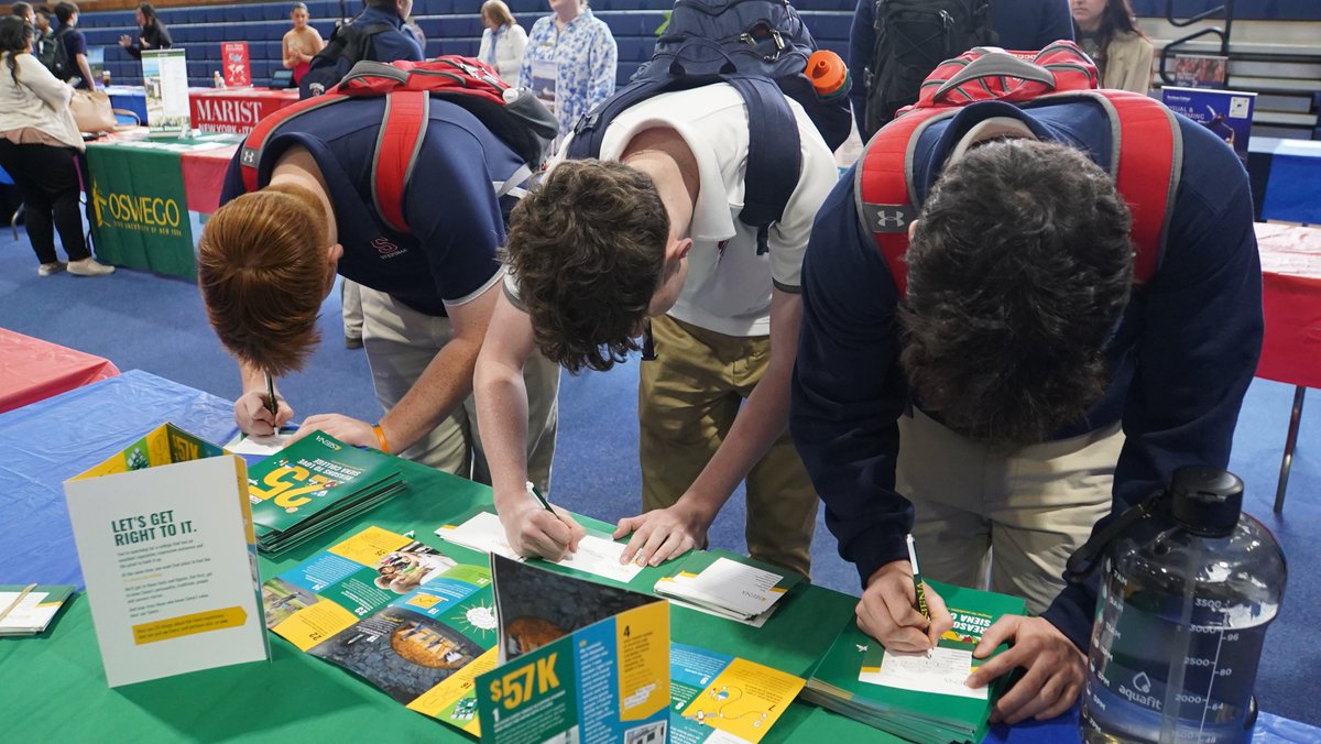 StepinacHS's tweet photo. Today, our students experienced our annual Spring #CollgeFair. Representatives from over 75 colleges and universities were in attendance to offer information and insight for potential applicants.
#StepinacHighSchool | #Stepinac https://t.co/5zWghPvEKO