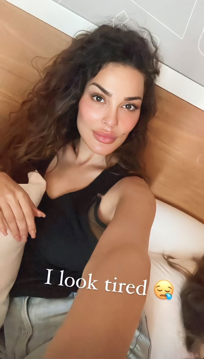 Nada_nnn4's tweet image. بالسلامة حبيبي ان شاء الله عدوينك يا روحي 💔😢
#نادين_نسيب_نجيم @nadinenjeim