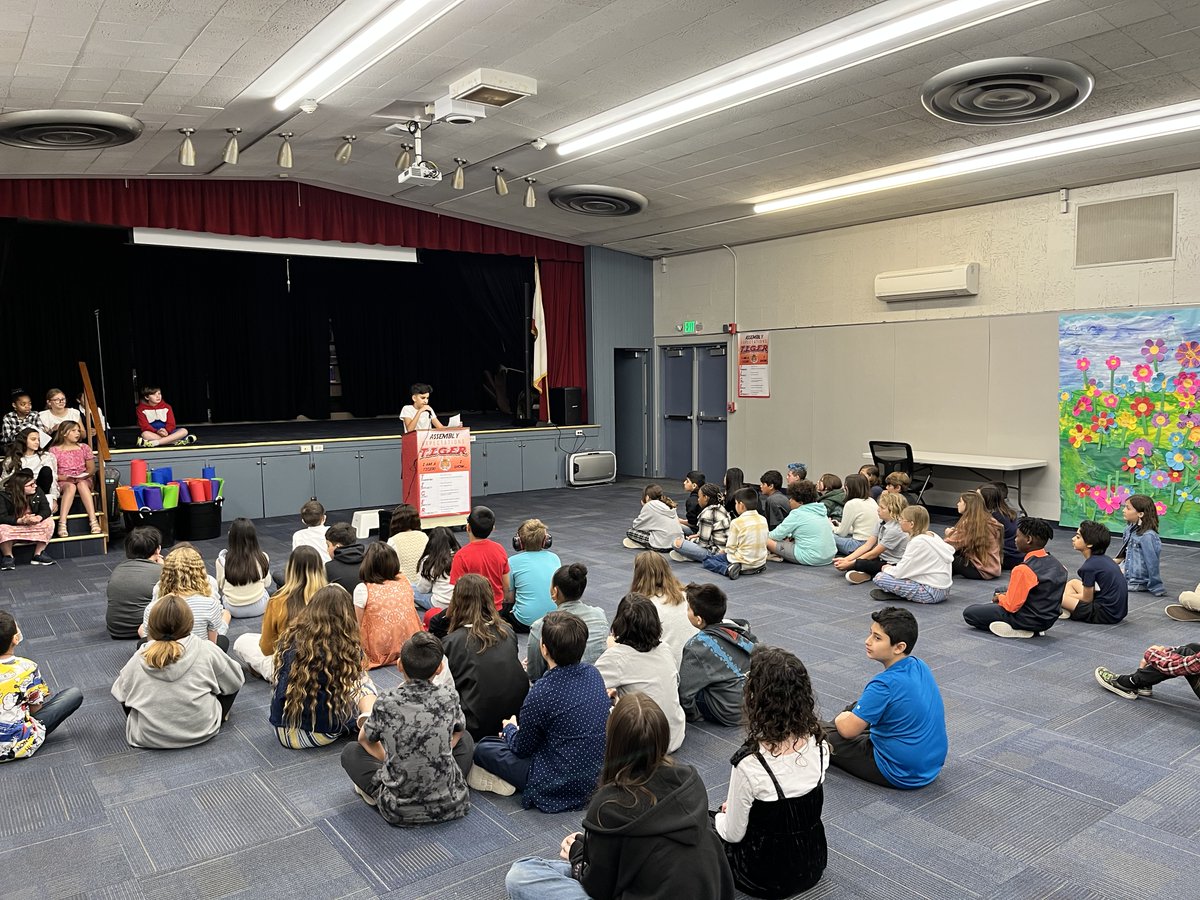 SSDPepperDrive's tweet photo. Our 5th graders are preparing for BizTown! This morning, our students running for Mayor of BizTown delivered candidacy speeches, and the 5th graders are voting for the candidate they think will make the best Mayor. There are so many great candidates! https://t.co/oxJ4OosmNv