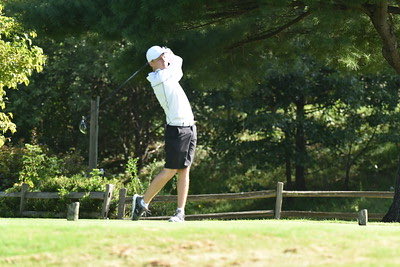 The University of Olivet Golf tweet media