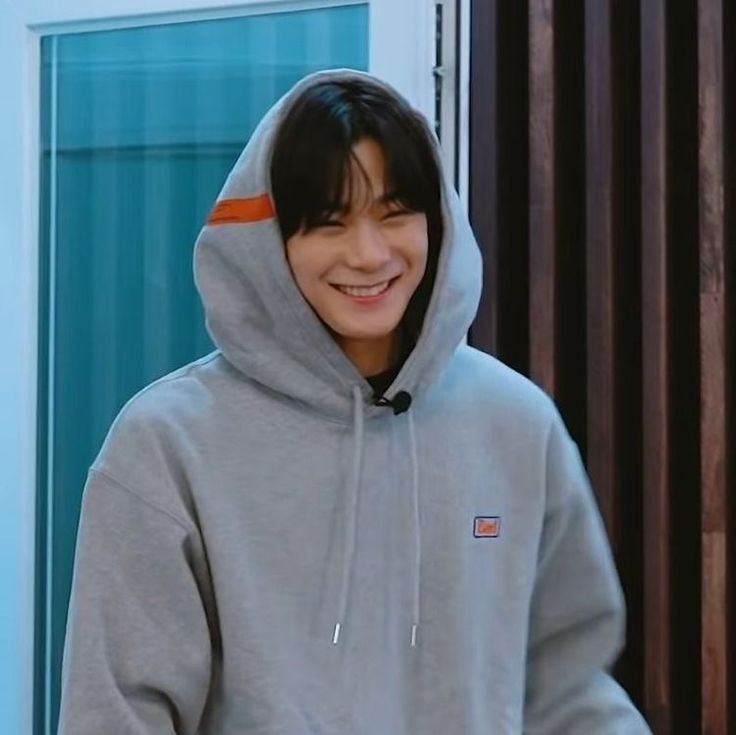 Aiurss12's tweet image. Sampe sekarang akutuh masih berharap Fantagio bilang "Hallo ini Fantagio ingin mengklarifikasi berita tentang Moonbin. Berita itu tidak benar, Moonbin baik-baik saja. Kami akan menindaklanjuti orang-orang yg menyebarkan berita palsu tentang artis kami." 

Please🥺