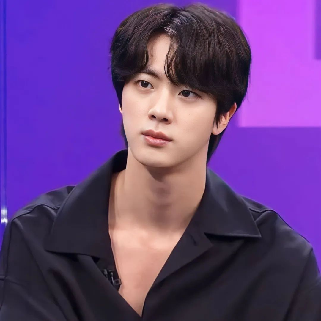 Sammy_7654321's tweet photo. Not only the most handsome but the most kind man in the world. I miss him badly 🥺😭

I vote for #Jin of #BTS for #TOP100KPOPMEMBERS 
@TOP100KPOP https://t.co/iW6Bp3hCsT