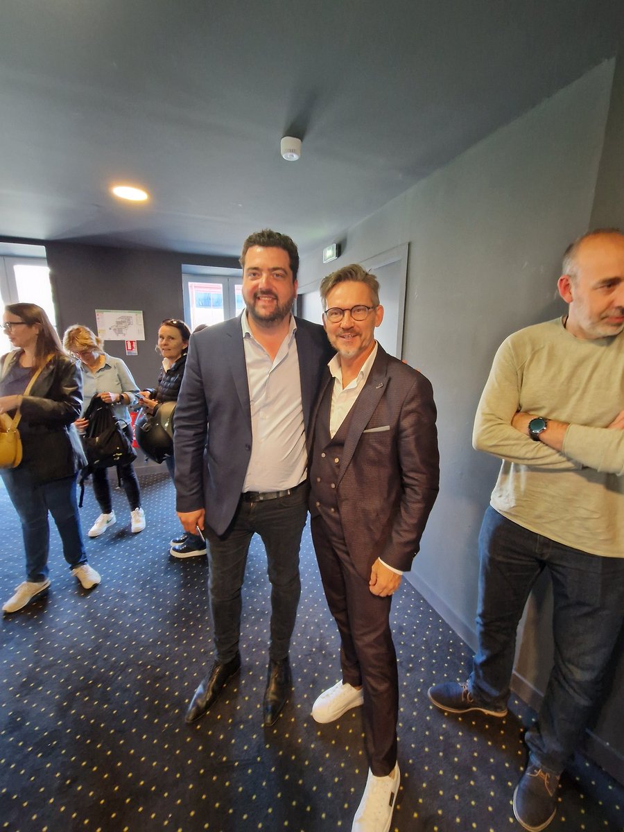 ph_desj's tweet photo. Cet après-midi à 17h au Pathé Gare du Sud nous avons la présentation officielle des 3 teasers créés pour la No Finish Line. 🙌🎬
Merci à la FCNA à son président Jean-Marie Debaisieux et à l'ensemble du bureau ,  un immense merci à l'équipe de la No Finish line et à Manon. https://t.co/mOnf8D974z