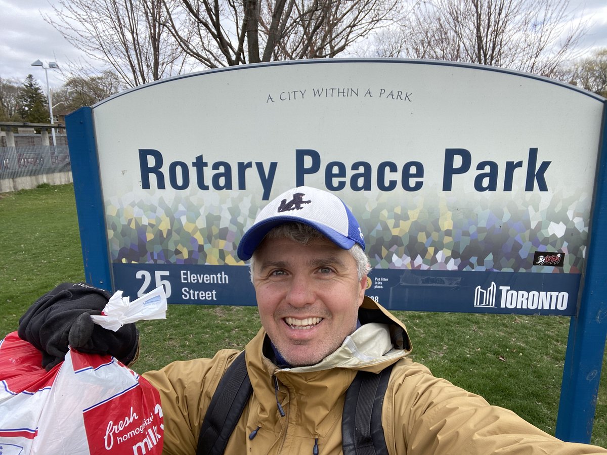 touchcatdigital's tweet photo. The Touch Cat Digital Trash team still at this #earthweek. The sun actually made an appearance today for #cleantoronto. https://t.co/jCfA68o9rY