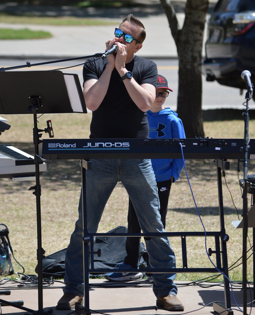tturha's tweet photo. We hope everyone had a 🎸ROCKIN'🤘 time at Spring Fling! It was a beautiful day filled with lots of laughter and fun memories. Thanks to everyone who came out, and be sure to tag us in your pictures! https://t.co/OPzb9kcA3G