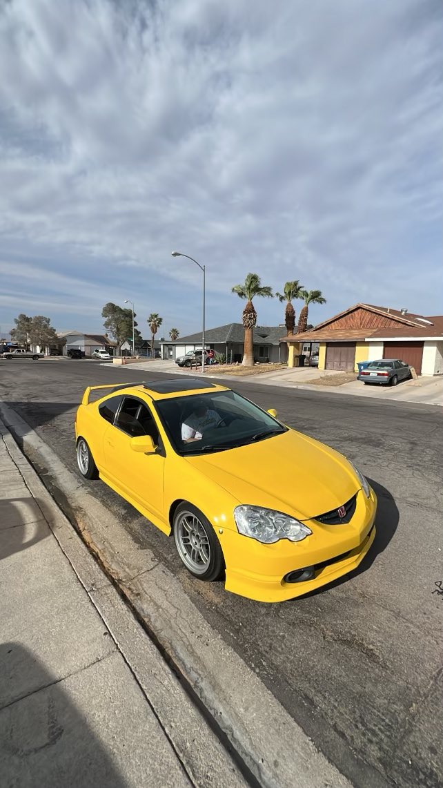 Lupeeta_'s tweet photo. New toy ☺️ #dc5 #rsx #honda #acura #jdm https://t.co/hKMqo4iUIY