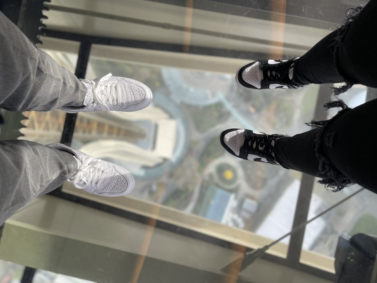 Ngoface's tweet photo. @atmos_usa Neutral Grey lows. easy to clean and goes with damn near everything 

Size10 #atmoscollectorsclub #atmosweb https://t.co/41Vvd9vAFp
