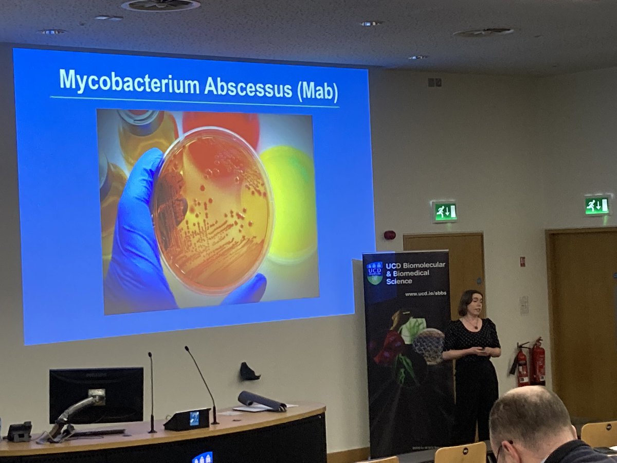 mcclean_siobhan's tweet image. Next our own @NiamhDuggan16 presents her research on &amp;amp; low oxygen chronic infection in cystic fibrosis. She gets us all engaged @ the start &amp;amp; asks us to take deep breath &amp;amp; than explains how she models low O2 in the lab to compare with patient samples 
#UCDEngage @UCD_SBBS