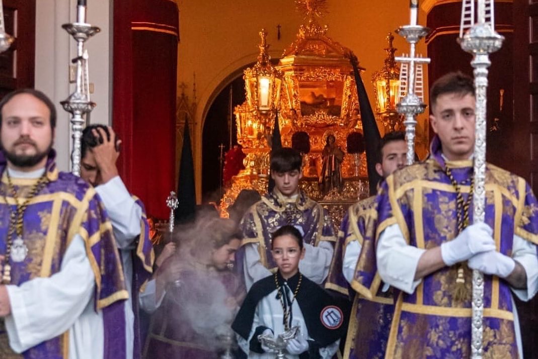 servicioscofrad's tweet photo. Debut de Viernes Santo con la @PilasSoledad 
Muchísimas gracias por vuestra confianza. Esperamos poder estar muchos años más con vosotros.

#semanasanta2023 
#semanasantadesevilla 
#viernessanto
#pilas
#soledaddepilas
#chamorroservicioscofrades 
#servicioscofrades https://t.co/Cm73wfQBlu