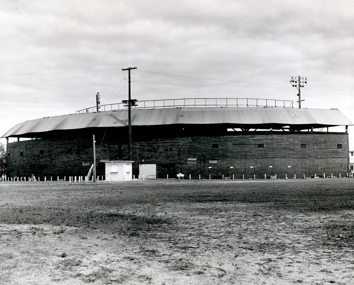 HistoryCenterFL's tweet photo. A hundred years ago today, on April 19, 1923, Orlando’s Tinker Field was officially dedicated before a large crowd on hand to see the hometown Bulldogs defeat the Lakeland Highlanders of the Florida State League.
#TinkerField #Baseball #OrlandoHistory #OnThisDay #OTD 1/2 https://t.co/KiGZivZO1t