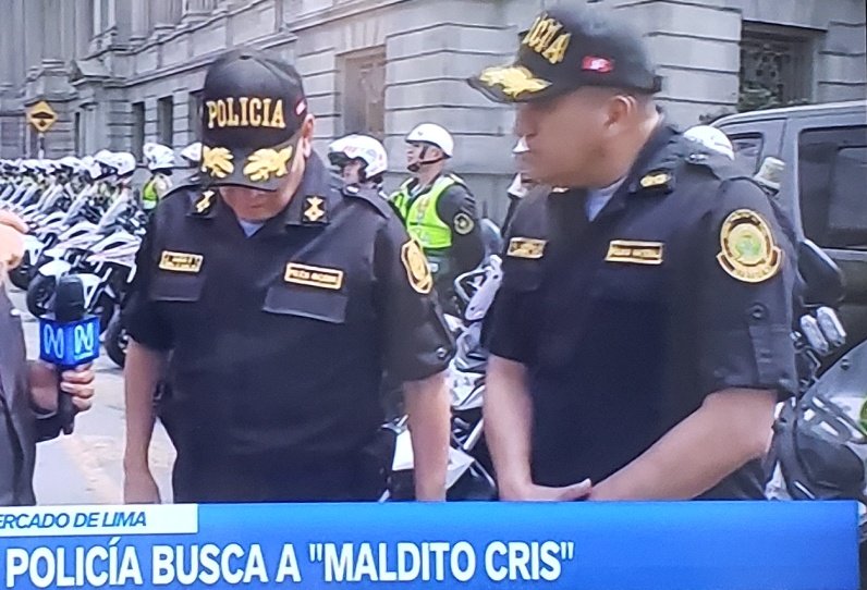 unchasqui's tweet photo. Muy bien Fátima Chávez @eslachavez preguntándole a la Policía inteligentemente: ¿Por qué no realizan operativos contra la delincuencia con la cantidad de agentes que sí habían durante las protestas? https://t.co/O7l0Lv73L3