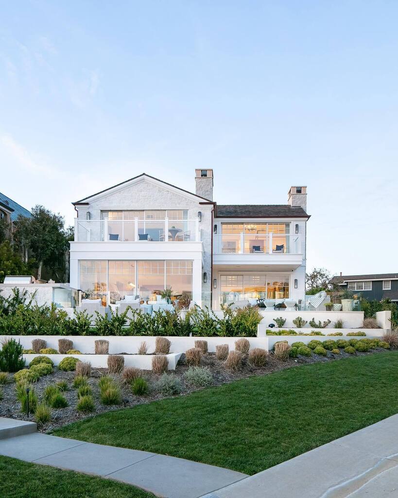 BrandonArchitec's tweet image. •Never leaving home makes a whole lotta sense when you’re backyard living is this good! 🙌🏽• #brandonarchitects

____________________________
Builder: @pattersoncustomhomes 
Interior: @blackbanddesign 
Lens: @ryangarvin instagr.am/p/CrOXuBar7ZD/