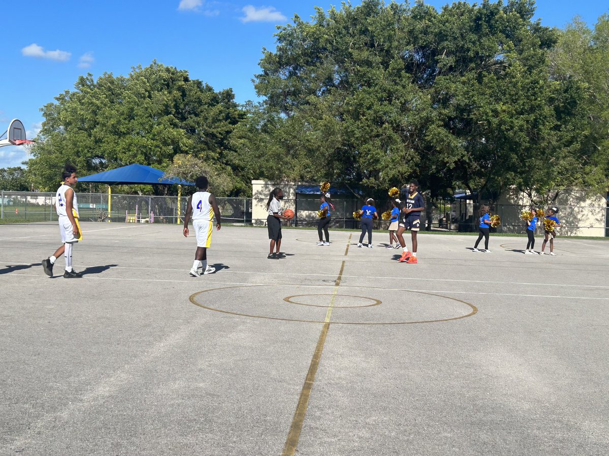 city_leisure's tweet photo. Shout Out to our Dolphin Basketball players and cheerleaders! Way to show your school spirit and skills on the court! GO DOLPHINS! #lck8dolphinpride #lck8 #lck8dolphinfamily @MDCPSSouth @MDCPS https://t.co/Wha2CMoDX7