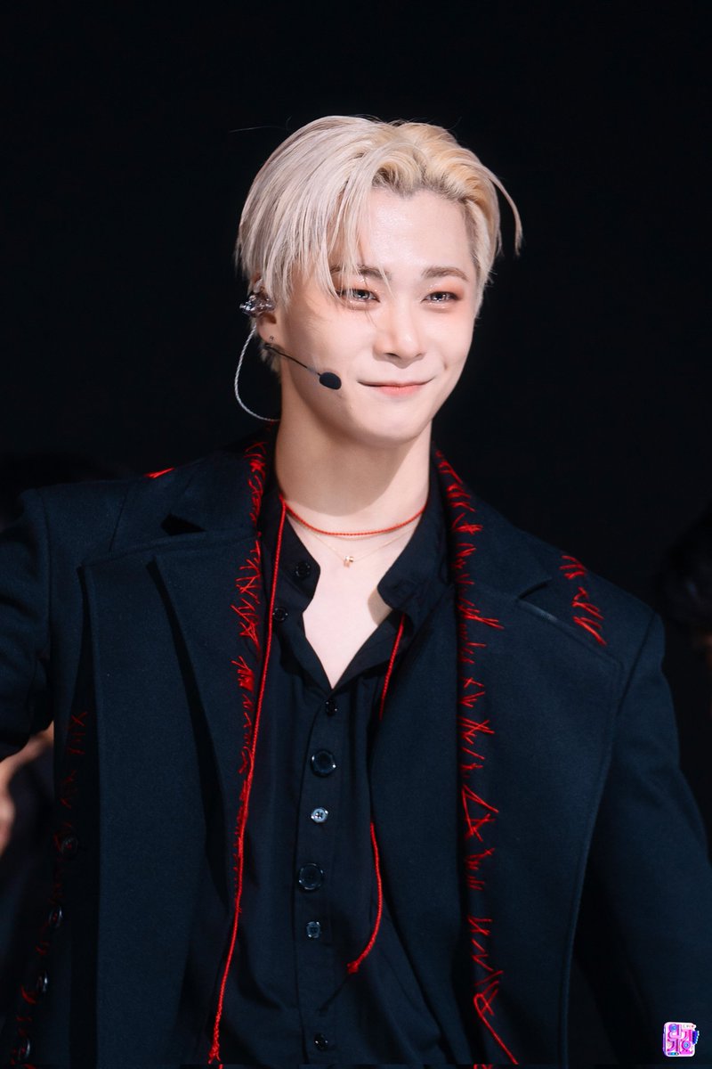 TheRoseBrasil's tweet photo. Palavras não conseguem descrever o vazio e a dor que estamos sentindo nesse momento.

Nossos sentimentos à família, fãs, amigos e a todos que amam e respeitam Moonbin.

Binnie, você é incrível e nunca será esquecido. Brilhe aí de cima e descanse em paz 🤍

Nós te amamos 🖤 https://t.co/xW09agT7yN