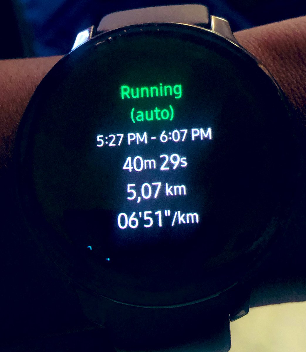 lebozin's tweet photo. #RunningwithTumiSole #Fetchyourbody2023 https://t.co/6M7r2H4tU2