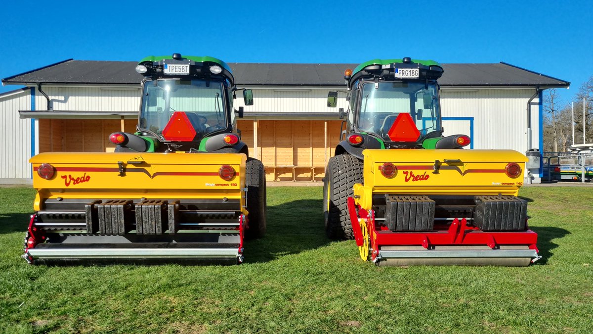 VredoDodewaard's tweet photo. Vredo Seeders on demo tour in Sweden with Svenska Golf o Turf. #singlecompact #supercompact #doublediscs #overseeding #smartgreenkeeping #vredointernational https://t.co/qgsyxwYT69