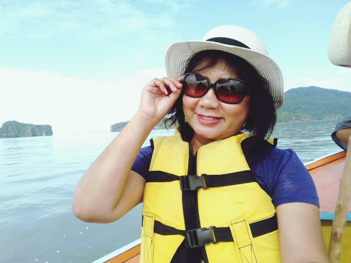 SamsSurveyors's tweet photo. Nothing says "I love you" more than a new life jacket.

Be safe. We care. #HappyMothersDay

Society of Accredited Marine Surveyors® SAMS® https://t.co/GhhLKs3BBh #boatsurvey #marinesurveyor #YachtSurvey #YachtSurveyor
#boatingsafety #staysafeafloat #lifejacketwearit #Wearit https://t.co/HHOlpCYdwS