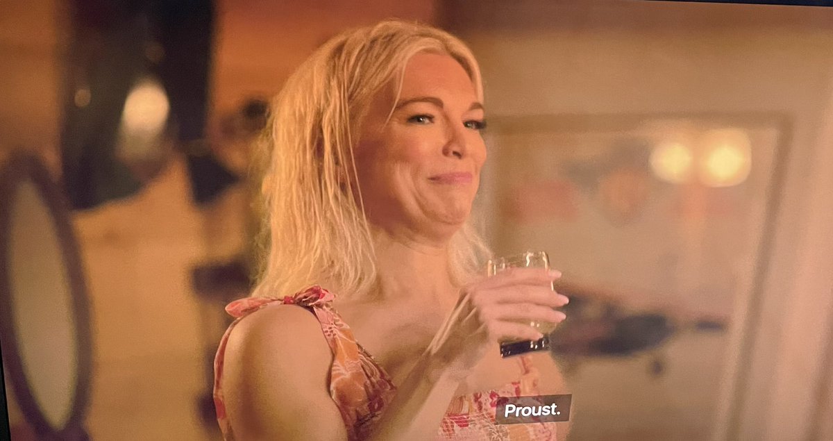 makeitin2art's tweet photo. Ted Lasso drinking his tea. In the next scene Rebecca trying to pronounce Cheers in Dutch, saying Proust. 
Ted smelling/tasting the BBQ sauce unlocking his childhood memory, leading to visual learning from the Bulls game &amp; to the new strategy for Richmond. The Proust effect https://t.co/IZRTo47jxA