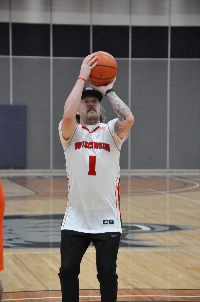 MollyJimESPN's tweet photo. Thanks again to our friends at @EasterSealsWI for having us back for the annual Celebrity Basketball Game!  

We're a couple of sharpshooters from the free throw line.. 🏀 https://t.co/tQypvmZ2HU
