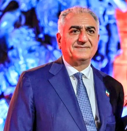 rasoulghadiri's tweet photo. نام: شاهزاده رضا پهلوی
شهرت: کوروش زمانه
تخصص: هر آنچه خوبان دارند و متعهد به اصالت
علت حیات: امید یک ملت
نتیجه گیری: اصالت داشته باش و پادشاهی کن
توصیه: تلاش کنید تا همانند او باشید
عبارات کلیدی: رضا شاه دوم ، رضا شاه روحت شاد، ای شاه ایران برگرد به ایران https://t.co/Vou3VzMyck