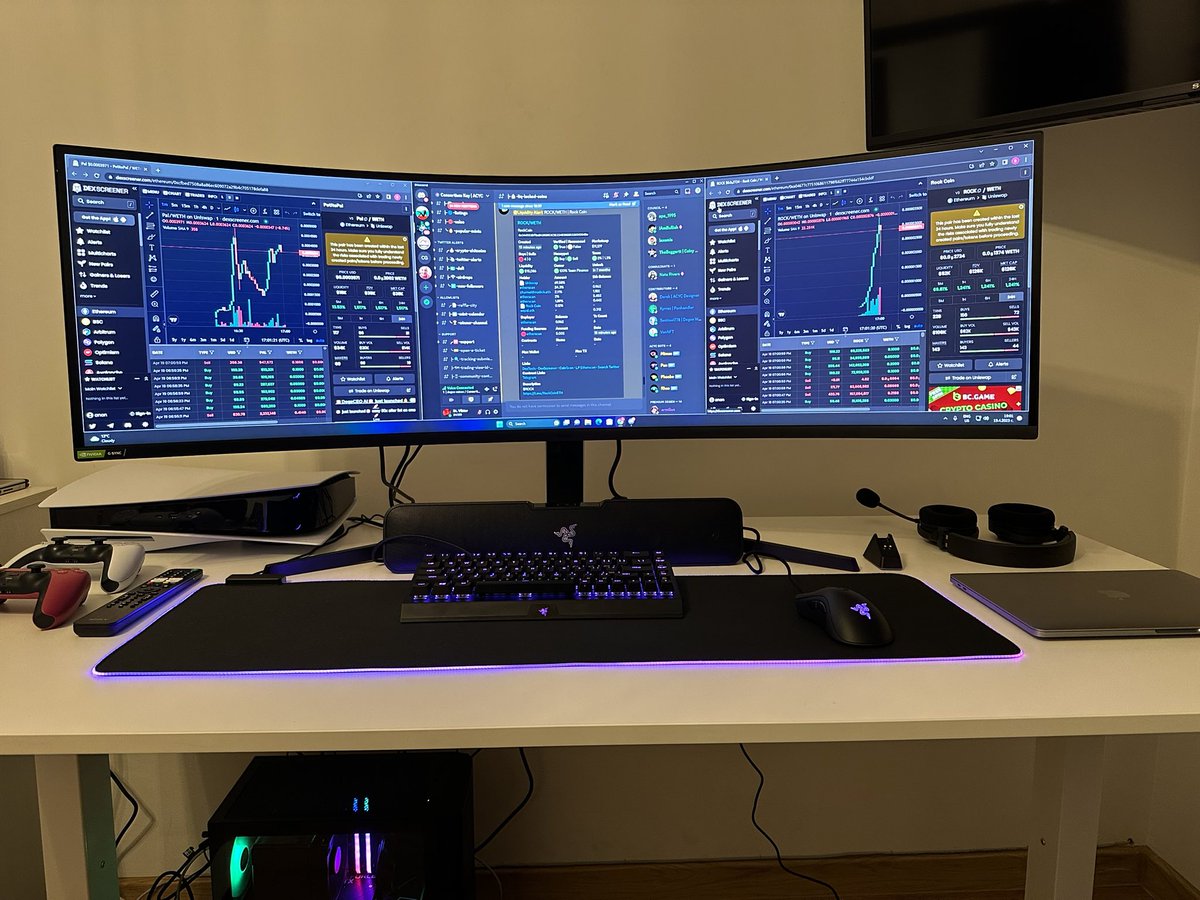 Viktor99519667's tweet photo. I’m just enjoying shitcoining with my 🚀Consortium Key🚀check it on OpenSea💸. #Crypto #Shitcoining #OpenSea #Ethereum https://t.co/yPwshMgrPJ