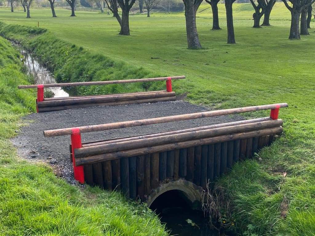 Volunteers doing a great job doing the final touches to the bridge renovations 👏