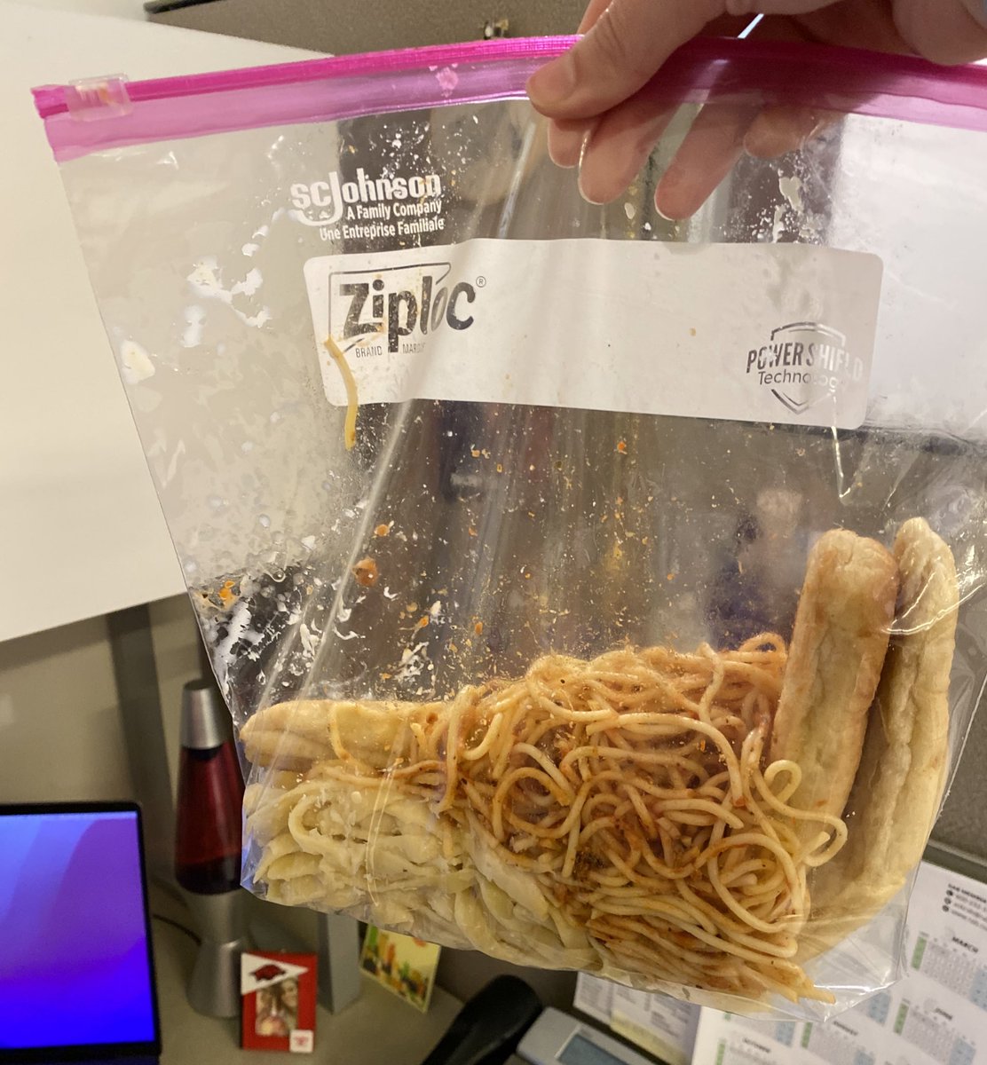 vann00b's tweet photo. is it fucked up to eat this? https://t.co/y34itwSIXP