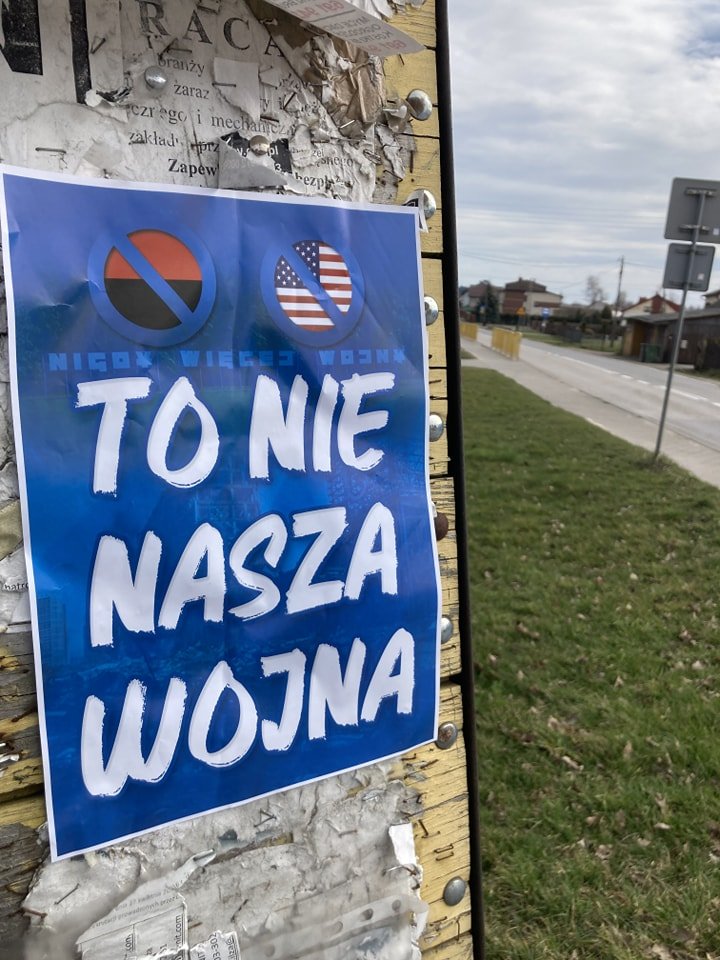 PracPol's tweet photo. W #Radom pojawiły się plakaty #ToNieNaszaWojna! https://t.co/bLqf5bQdoY