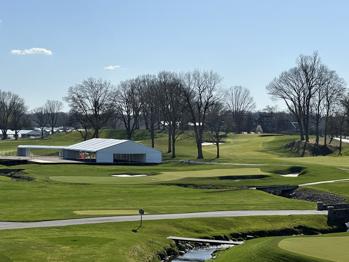 OakHill_Grounds's tweet photo. Pictures from last week! Amazing views as the sunshine and warmer temperatures were in our favor. ☀️ ⛳️

#PGAChampionship 
#BeTheBest https://t.co/FKu2zKCKh8