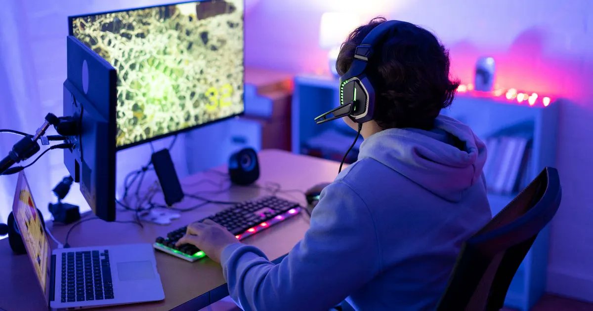 M_Diaries's tweet image. While gaming can benefit a kid's ability to make social connections and problem-solve - there are also some downsides to playing too much
Can you spot the signs of gaming addiction in your kid?
buff.ly/40Ysnld
#addictedtoscreentime #screentimeeffects #addictedtogaming